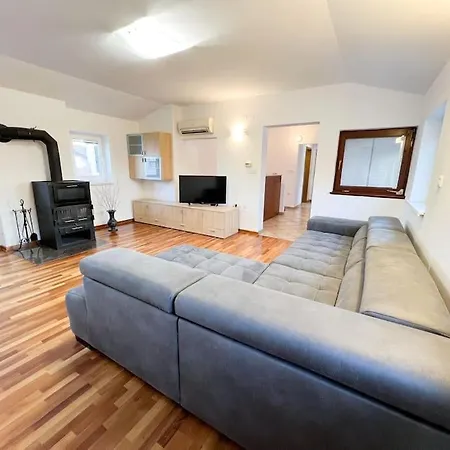 Casa Familiaris Копер